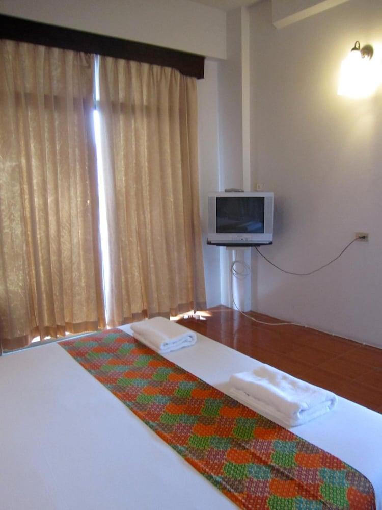 Rome Place Hotel Phuket Exterior foto
