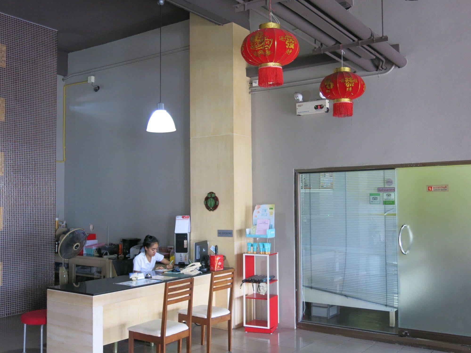 Rome Place Hotel Phuket Exterior foto