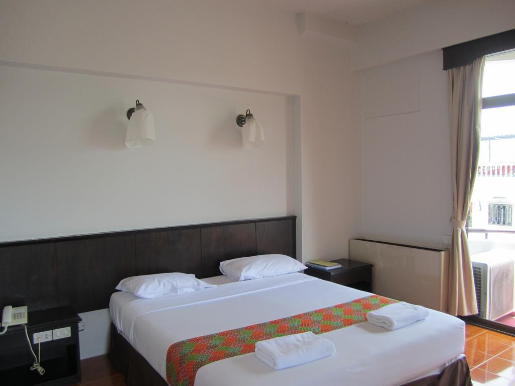 Rome Place Hotel Phuket Exterior foto