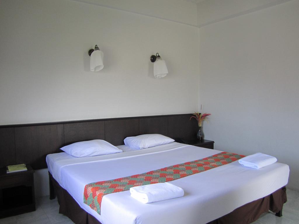Rome Place Hotel Phuket Exterior foto