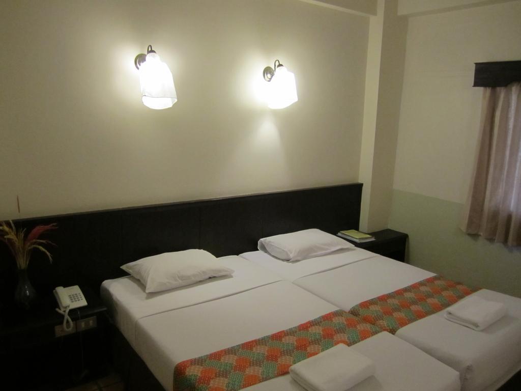 Rome Place Hotel Phuket Exterior foto